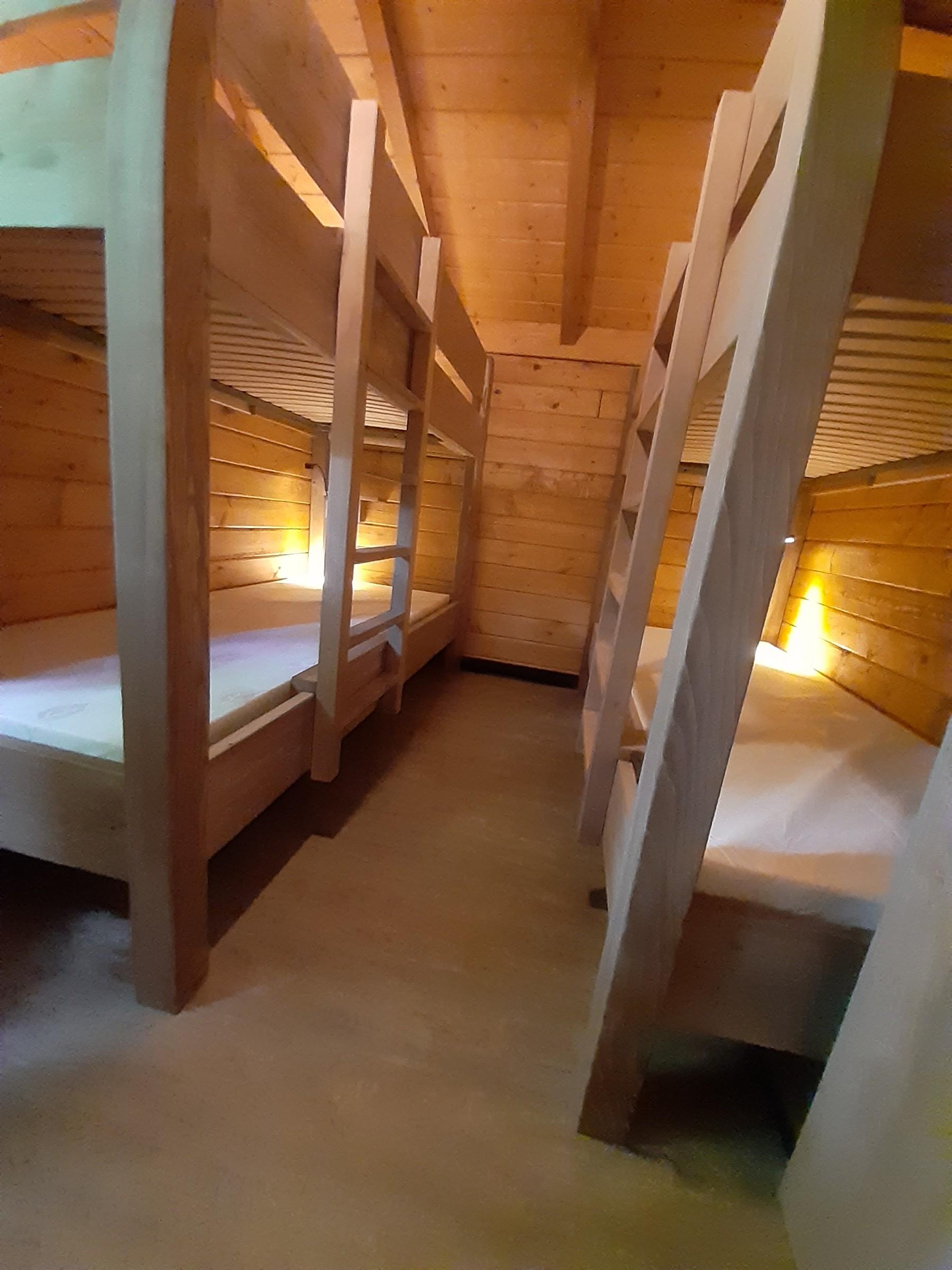 Lits superposés en bois, réalisés par Aravis Menuiserie